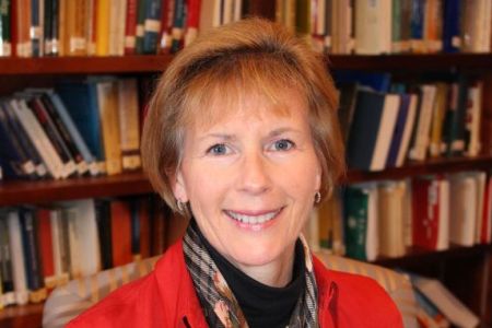 Karen Webber Honored with John Stecklein Distinguished Member Award from AIR